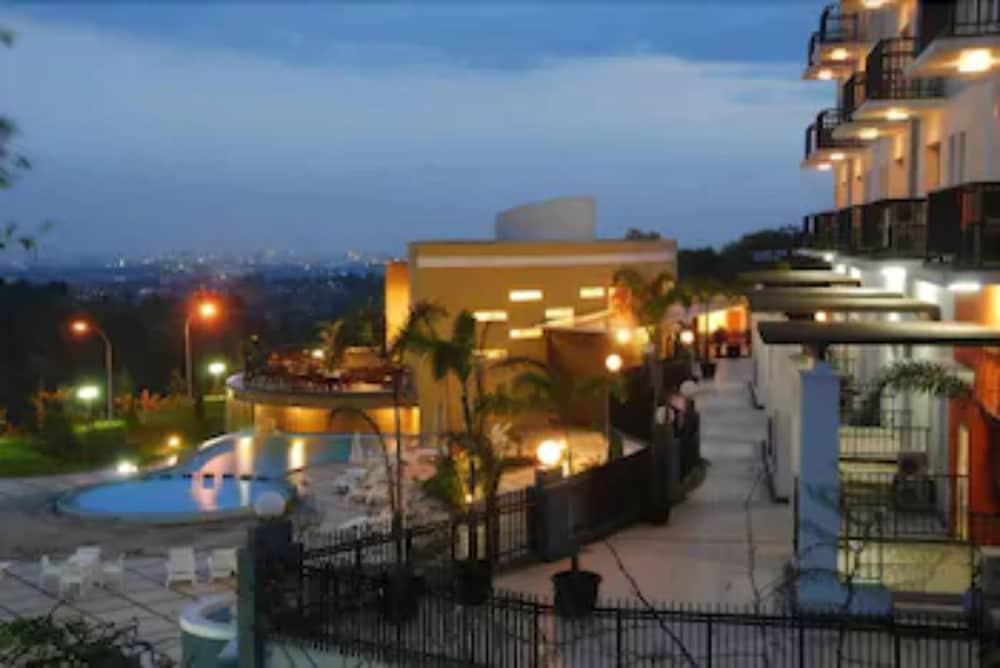 Marbella Suites Bandung Cimenyan 외부 사진